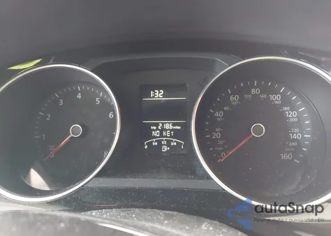 2015 Volkswagen Jetta 1.8T Sport z USA, uszkodzony, nr VIN 3VWB17AJ8FM211519